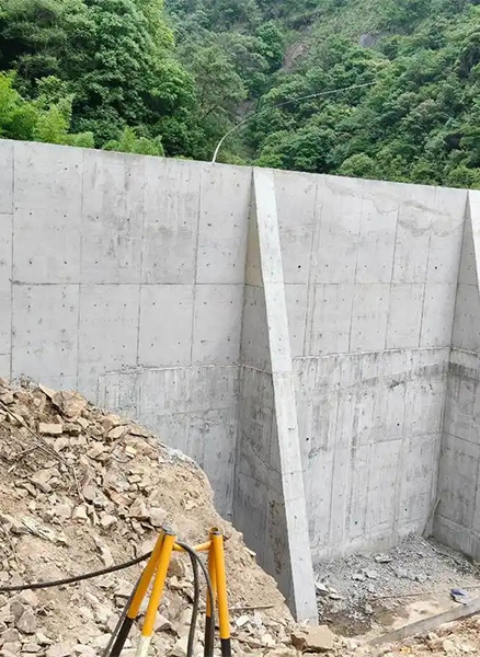 朔州应县重力式挡土墙